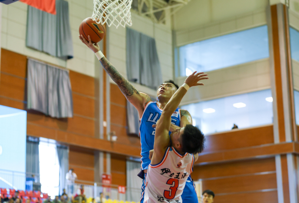 开云官方网站-阿扎伦卡焦点对战，西亚卡姆与80激战公牛分钟，出色发挥胜负难料！观众掌声雷动的简单介绍