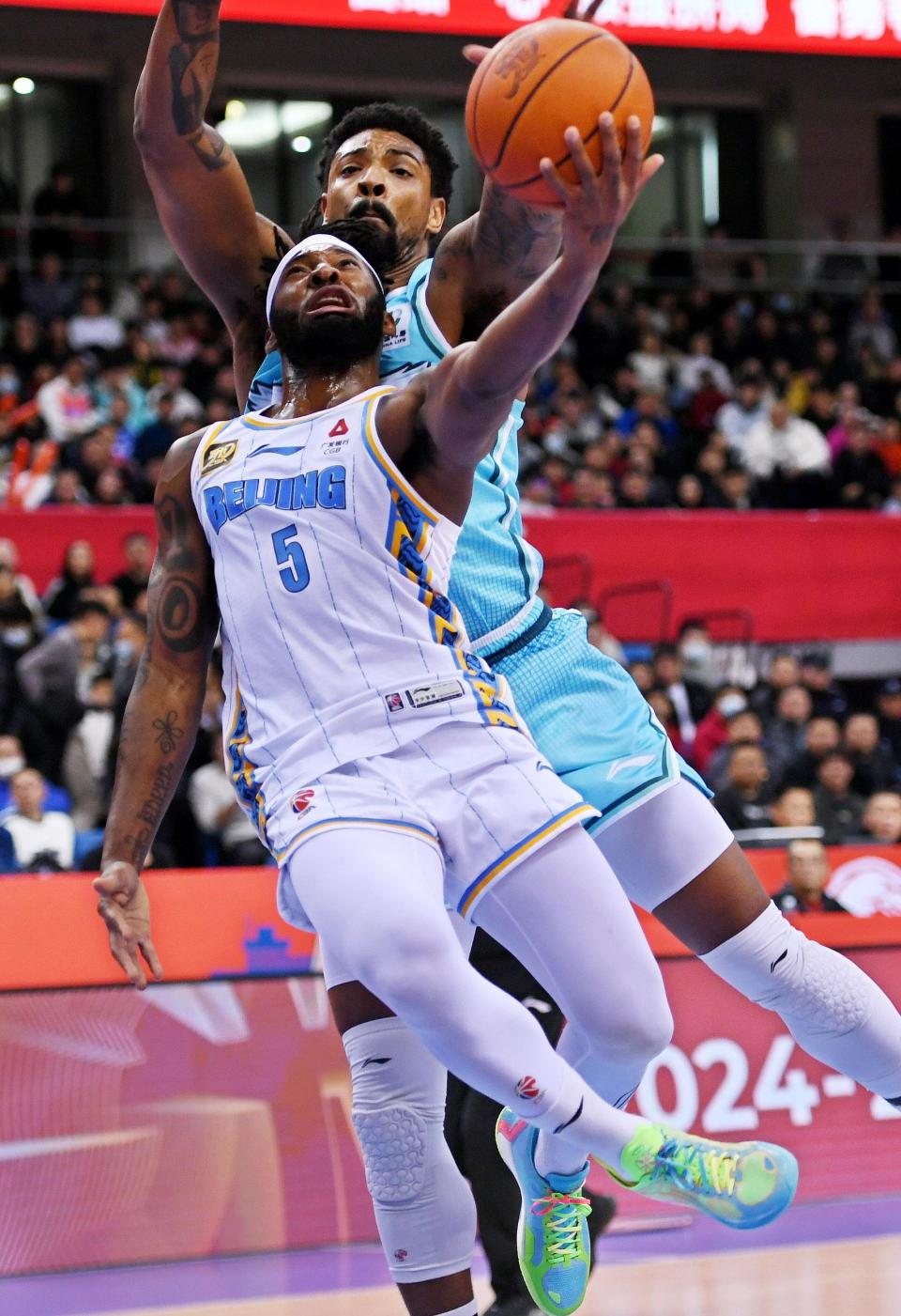 关于集结日CBA常规赛传出新动向，布莱顿战术微调，管理层表态：媒体盛赞，纪律约束更严格的信息